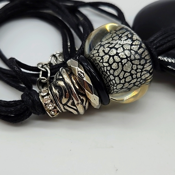 Mixed material necklace on cord with lucite pendant - Picture 8 of 9